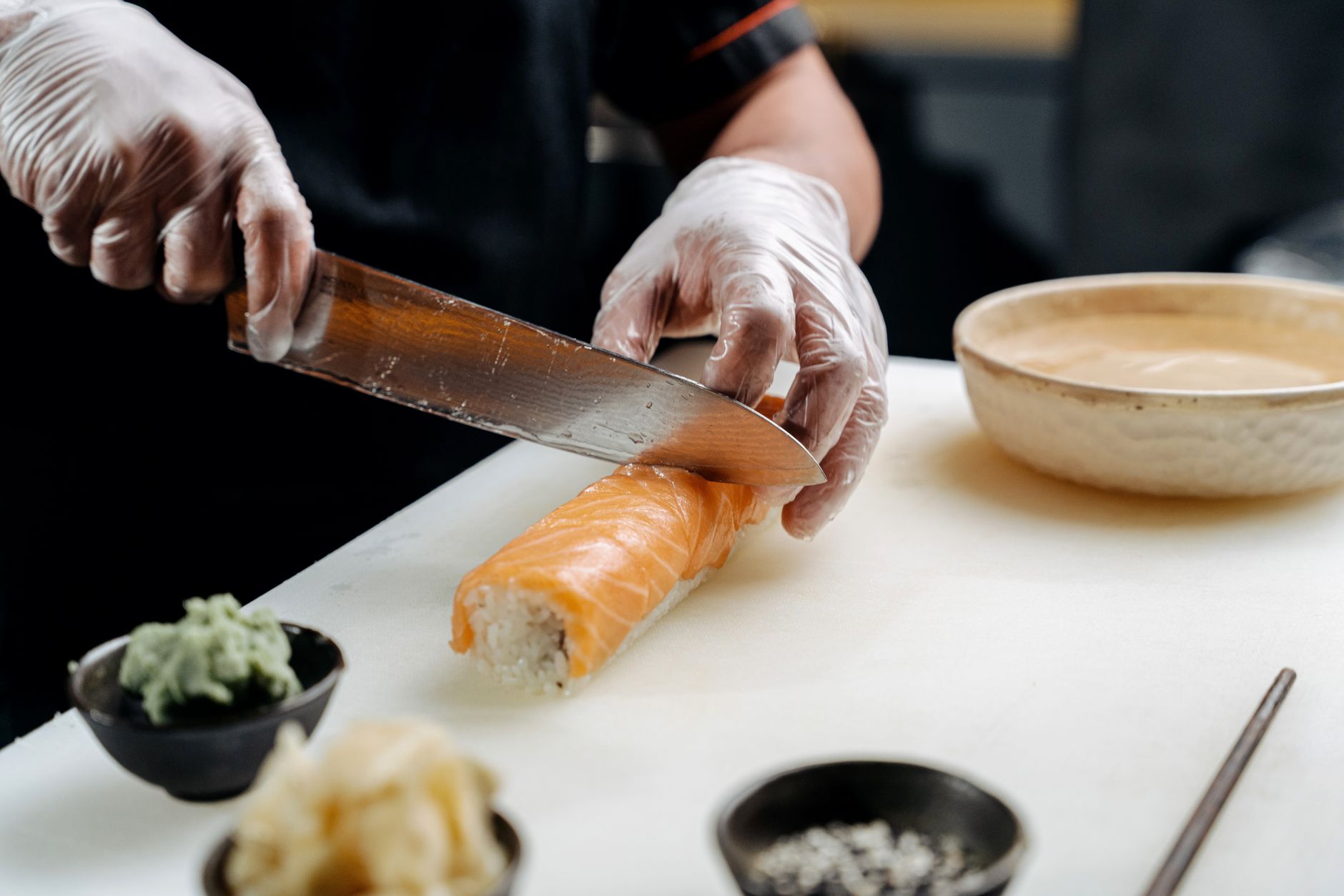 Japonský gyuto na vodnom kameni